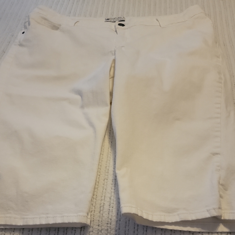 Lee Natural Fit White Shorts